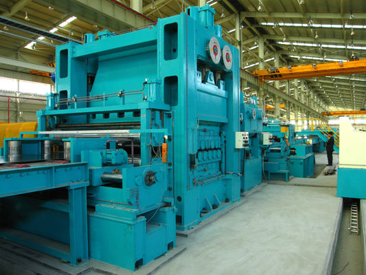 Máquina de endireitar e enrolar bobinas de aço de peso igual ou superior a 80 kg para chapas ou bobinas de metal