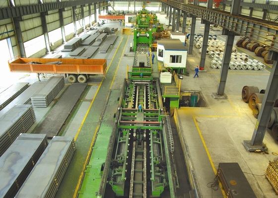 Máquina de corte de bobinas de aço laminado a quente de 10-25 mm para nivelamento e corte cruzado precisos