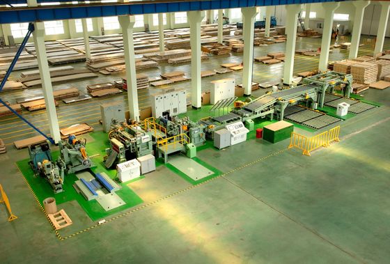 Máquina de corte horizontal de 306 kW para corte de bobinas de aço