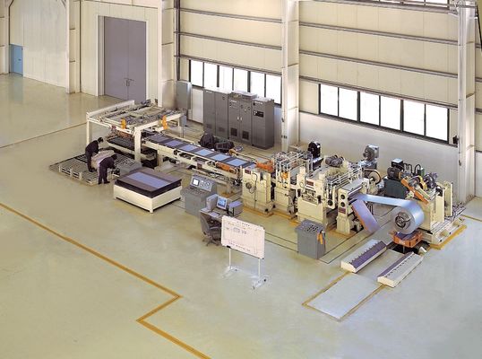Linha de produção de cisalhamento voador de bobinas metálicas de mineração de energia com velocidade de corte de 0,3-2,5x800