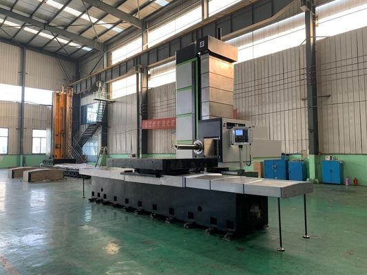 Máquina de moagem por perfuramento com 900 mm de viagem de mesa e ± 0,03/500 mm de precisão de posicionamento