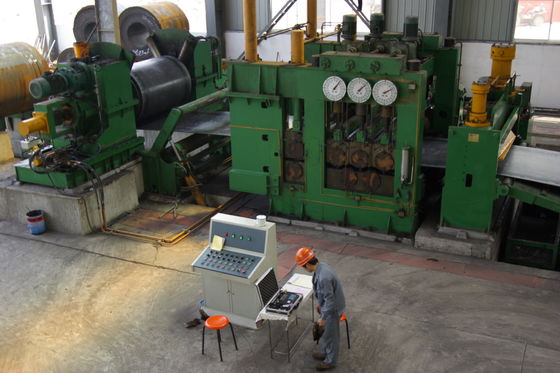 Nivelador de chapas metálicas de grande escala com alta produtividade e capacidade de 4000*2500*2500mm