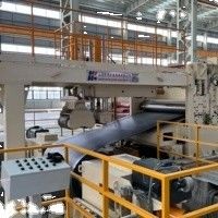 Máquina de aplanamento e endireitação para chapas de aço