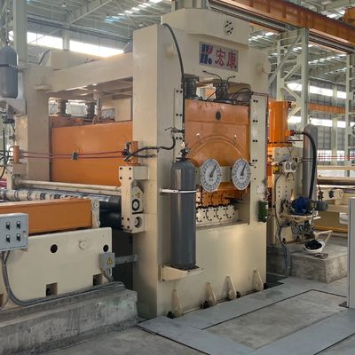 Máquina de aplanamento de alta produtividade para endireitamento e corte cruzado de chapas de aço