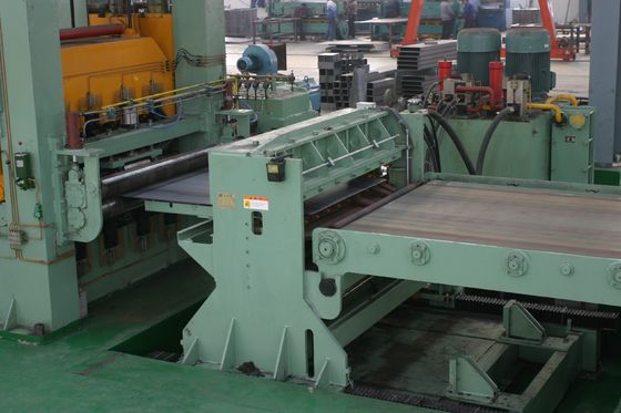 Máquina de corte de bobinas de aço com unidade de corte de cruz de rolamento a quente e potência nominal de 681 kW