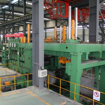 Máquina de nivelamento de chapas de aço de 25 mm Linha de corte de bobina de linha de endireitação Velocidade de corte 15-30m/min