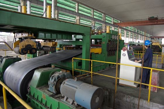 Descolador de bobina de aço fácil de operar e linha de corte em comprimento para processamento de aço